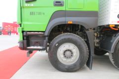 中国重汽成都商用车 V7-X 31T 8X4 纯电动车厢可卸式垃圾车(今创嘉蓝牌)