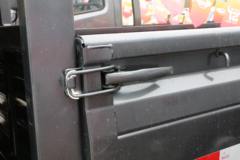 福田 时代领航S1 120马力 3.94米排半栏板小卡(国六)(黑色)