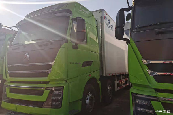 中国重汽 HOWO TH7 500马力 8X4 9.45米冷藏车(国六)(ZZ5327XLCV466HF1K)