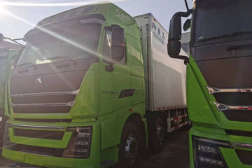 中国重汽 HOWO TH7 500马力 8X4 9.45米冷藏车(国六)(ZZ5327XLCV466HF1K)