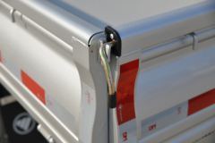 福田 祥菱V1 小财鹿 1.6L 122马力 汽油 2.3米双排栏板微卡(单后轮)(国六)(BJ1030V4AV6-01)