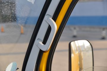 Ծ�� ����S80 95���� 4X2 3.05����ж��(SH3043PEDBNS)ͼƬ