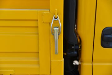 Ծ�� ����S80 95���� 4X2 3.05����ж��(SH3043PEDBNS)ͼƬ