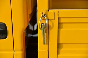 Ծ�� ����S80 95���� 4X2 3.05����ж��(SH3043PEDBNS)ͼƬ