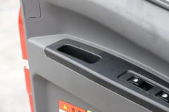 湖北大运 致胜 标载型 245马力 6X2 7.6米栏板载货车(DYQ1243D6CB)