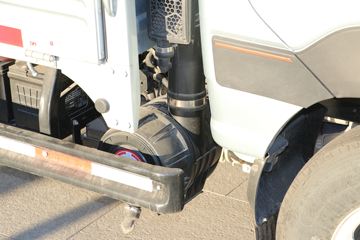 �й�����HOWO С˧ 130���� 4X2 3.6�׵�������С��ͼƬ