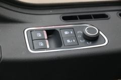 陕汽重卡 德龙L5000 绿通版 220马力 4X2 6.8米仓栅式载货车(国六) 陕汽重卡 德龙L5000 绿通版 220马力 4X2 6.8米仓栅式载货车(国六)