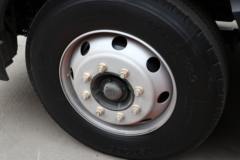 中国重汽HOWO G5X中卡 220马力 6.75米排半仓栅式载货车(国六)(ZZ5187CCYK521DF1)