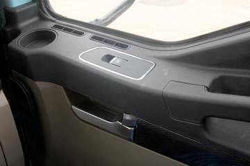 �����ؿ� ����L5000 �콢�� 260���� 4X2 9.8����ʽ�ػ���(����)(SX5189XXYLA721F2)ͼƬ