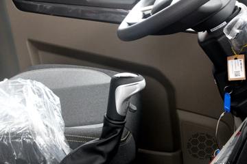 �����ؿ� ����L5000 �콢�� 260���� 4X2 9.8����ʽ�ػ���(����)(SX5189XXYLA721F2)ͼƬ