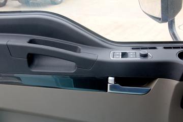 �����ؿ� ����L5000 �콢�� 260���� 4X2 9.8����ʽ�ػ���(����)(SX5189XXYLA721F2)ͼƬ