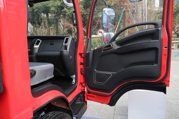 ���� ����K5 130���� 4.15�׵�����ʽ�Ῠ(����)ͼƬ