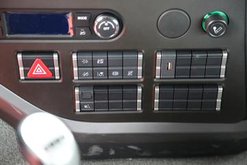 �й������ɶ����ó� ����V7-X 460���� 6X4 ǣ����(����)ͼƬ