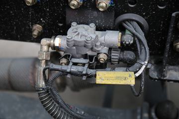 �����ؿ� ����L5000 ��ͨ�� 220���� 4X2 6.8�ײ�դʽ�ػ���(�߶�)ͼƬ