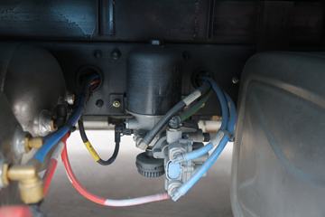 �����ؿ� ����L5000 ��ͨ�� 220���� 4X2 6.8�ײ�դʽ�ػ���(�߶�)ͼƬ