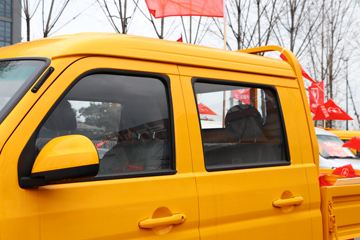 �� T32 ��׼�� 1.5L 102���� ���� 2.51��˫������΢��(����)(JKC1030SS6FL1)ͼƬ