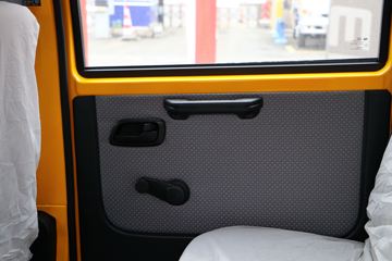 �� T32 ��׼�� 1.5L 102���� ���� 2.51��˫������΢��(����)(JKC1030SS6FL1)ͼƬ