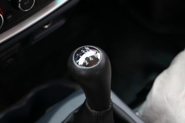 �� T32 ��׼�� 1.5L 102���� ���� 2.51��˫������΢��(����)(JKC1030SS6FL1)ͼƬ