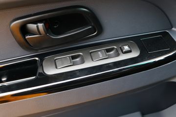 �� T32 ��׼�� 1.5L 102���� ���� 2.51��˫������΢��(����)(JKC1030SS6FL1)ͼƬ