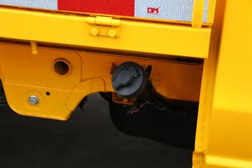 �� T32 ��׼�� 1.5L 102���� ���� 2.51��˫������΢��(����)(JKC1030SS6FL1)ͼƬ