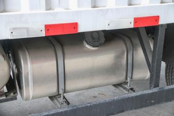 �Ͽ����� ���D30G 140���� 4.1�׵�����ʽ�ῨͼƬ