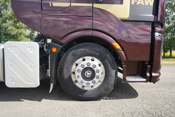 һ����� J6V�ؿ� 560���� 6X4 AMT�Զ���ǣ����(����)(CA4250P66K25T1E6)ͼƬ