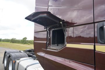 һ����� J6V�ؿ� 560���� 6X4 AMT�Զ���ǣ����(����)(CA4250P66K25T1E6)ͼƬ