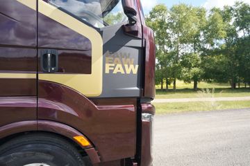 һ����� J6V�ؿ� 560���� 6X4 AMT�Զ���ǣ����(����)(CA4250P66K25T1E6)ͼƬ