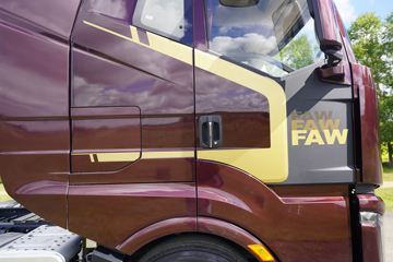 һ����� J6V�ؿ� 560���� 6X4 AMT�Զ���ǣ����(����)(CA4250P66K25T1E6)ͼƬ