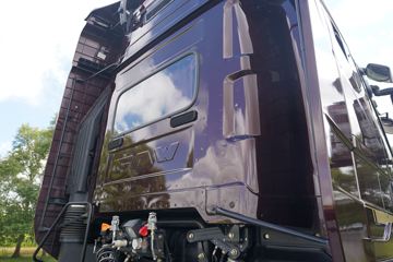 һ����� J6V�ؿ� 560���� 6X4 AMT�Զ���ǣ����(����)(CA4250P66K25T1E6)ͼƬ