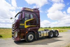 一汽解放 J6V重卡 560马力 6X4 AMT自动挡牵引车(国六)(CA4250P66K25T1E6)