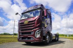一汽解放 J6V重卡 560马力 6X4 AMT自动挡牵引车(国六)(CA4250P66K25T1E6)