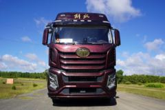 一汽解放 J6V重卡 560马力 6X4 AMT自动挡牵引车(国六)(CA4250P66K25T1E6)