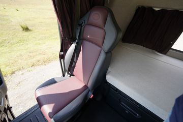 һ����� J6V�ؿ� 560���� 6X4 AMT�Զ���ǣ����(����)(CA4250P66K25T1E6)ͼƬ