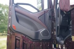 一汽解放 J6V重卡 560马力 6X4 AMT自动挡牵引车(国六)(CA4250P66K25T1E6)