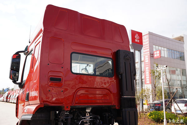 本店为您推荐 东风柳汽 乘龙H5 240马力 4X2 6.8米翼