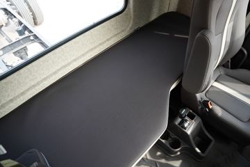 �������� ����H5�п� ���а� 240���� 4X2 6.8����ʽ�ػ���(����)ͼƬ