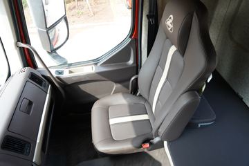 �������� ����H5�п� ���а� 240���� 4X2 6.8����ʽ�ػ���(����)ͼƬ