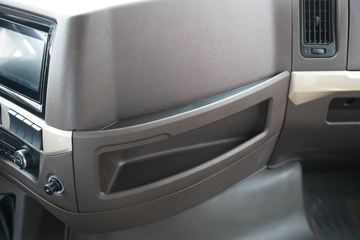 �������� ����H5�п� ���а� 240���� 4X2 6.8����ʽ�ػ���(����)ͼƬ