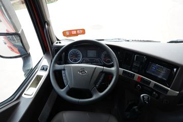 �������� ����H5�п� ���а� 240���� 4X2 6.8����ʽ�ػ���(����)ͼƬ
