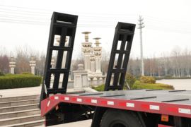 大金刚ES5&nbsp;平板运输车上装图片