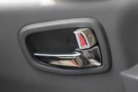 大金刚ES5&nbsp;混凝土搅拌车驾驶室                                               图片