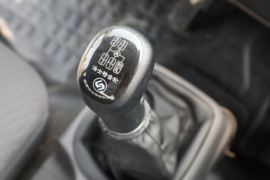 大金刚ES5&nbsp;混凝土搅拌车驾驶室                                               图片