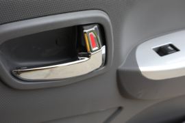 大金刚ES5&nbsp;吊车驾驶室                                               图片