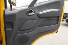 大金刚ES5&nbsp;吊车驾驶室                                               图片