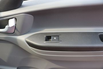 ���� ����˹Q8 С���� 170���� 4X2 5�������ػ���(����)(HFC1128P31K2D7S)ͼƬ