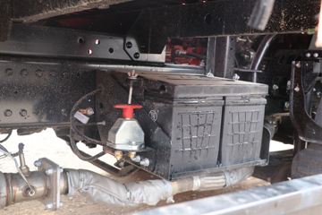 ���� ����˹Q8 С���� 170���� 4X2 5�������ػ���(����)(HFC1128P31K2D7S)ͼƬ