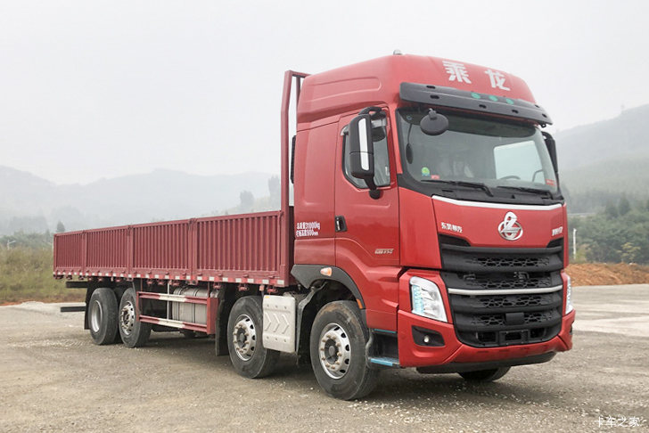 东风柳汽 乘龙H7 350马力 8X2 9.47米栏板载货车