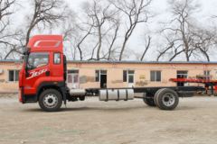 青岛解放 JK6中卡 260马力 4X2 6.8米仓栅式载货车(国六)(CA5180CCYP28K1L4E6)