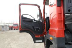 青岛解放 JK6中卡 260马力 4X2 6.8米仓栅式载货车(国六)(CA5180CCYP28K1L4E6)
